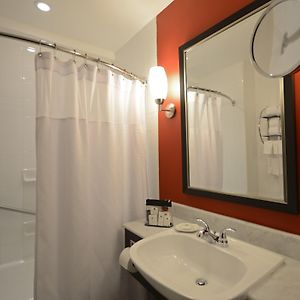 Queen Room Bathtub Mobility or Hearing Accessible Non-Smoking